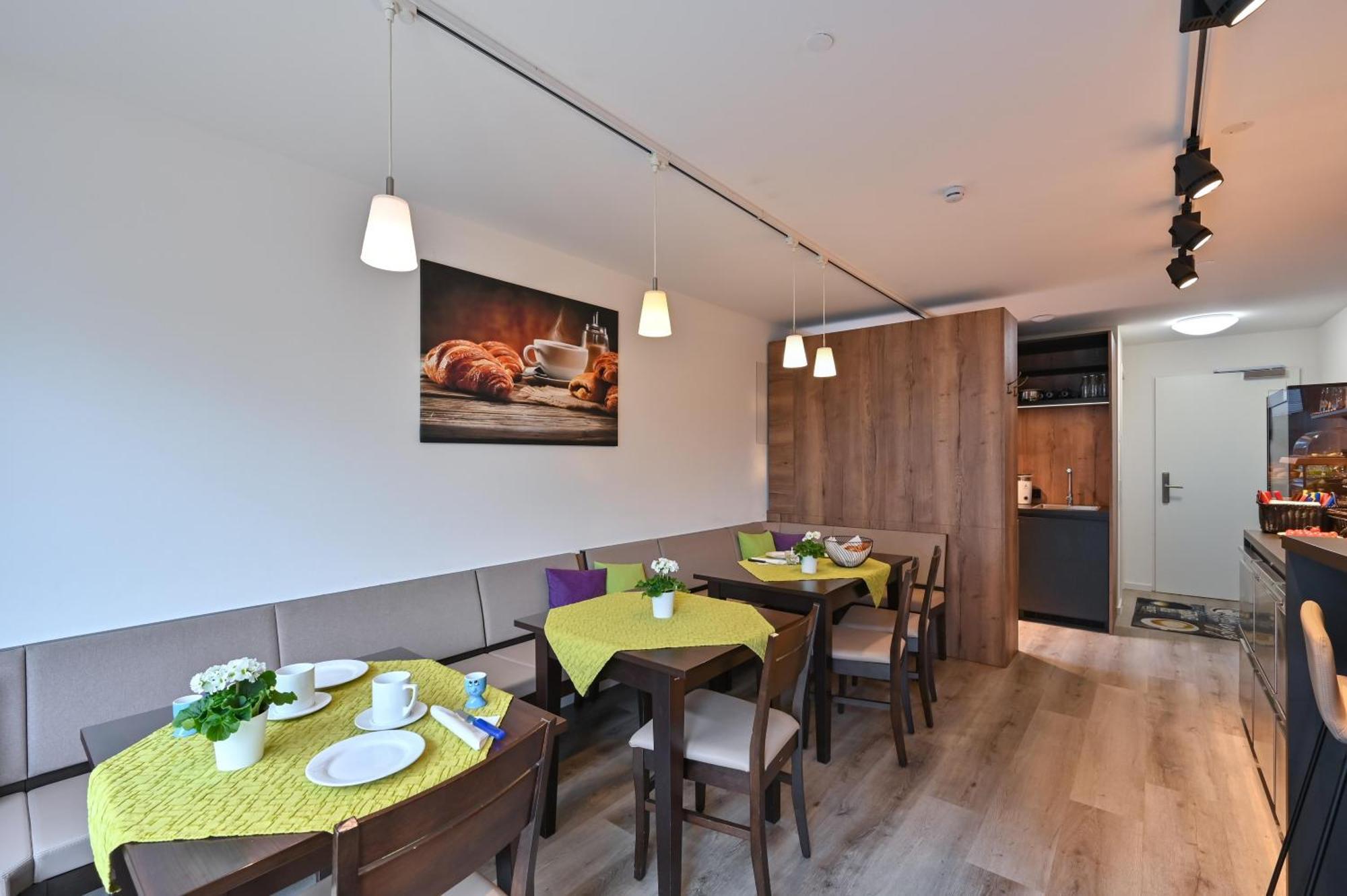 Hotel Gaestehaus Stock Zimmer Wasserfall Friedrichshafen Bagian luar foto