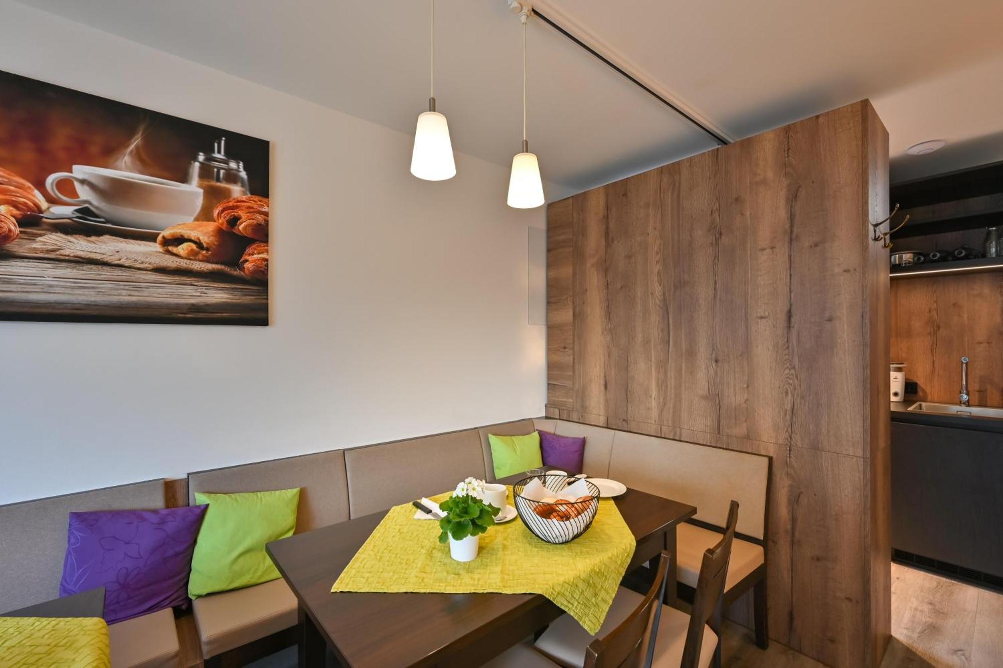 Hotel Gaestehaus Stock Zimmer Wasserfall Friedrichshafen Bagian luar foto