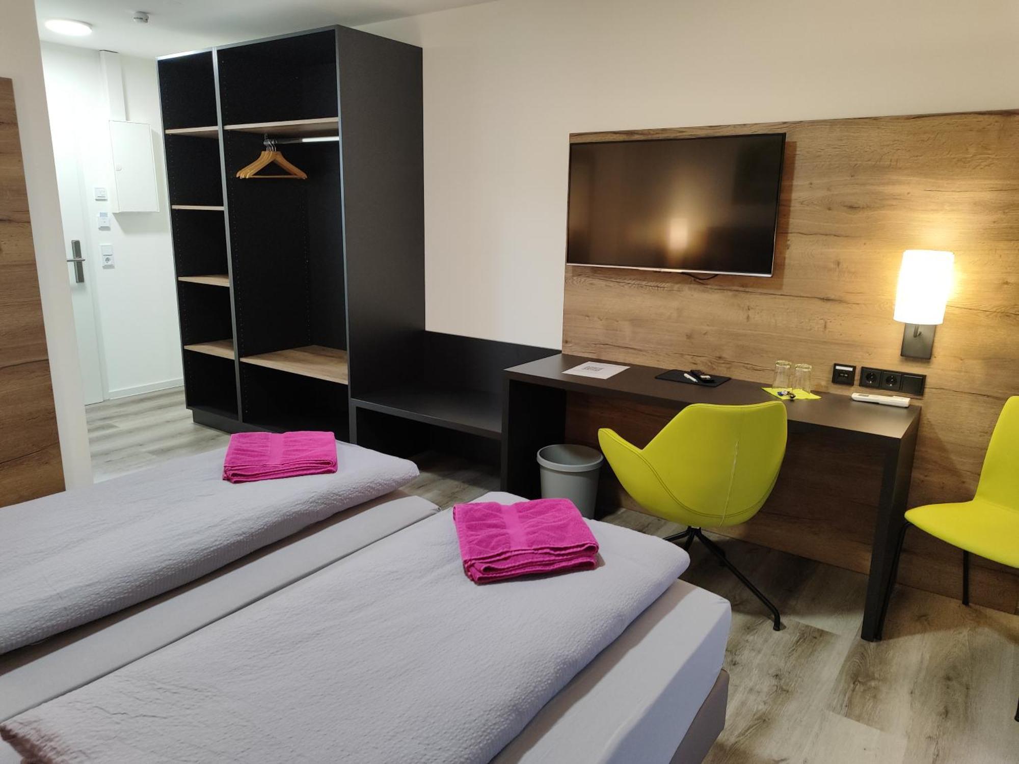 Hotel Gaestehaus Stock Zimmer Wasserfall Friedrichshafen Bagian luar foto