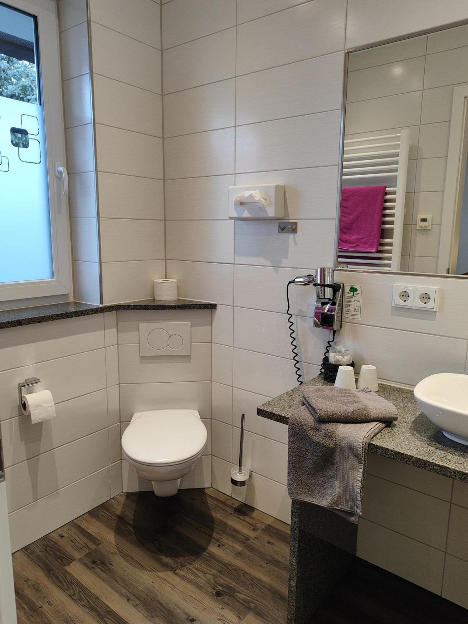 Hotel Gaestehaus Stock Zimmer Wasserfall Friedrichshafen Bagian luar foto