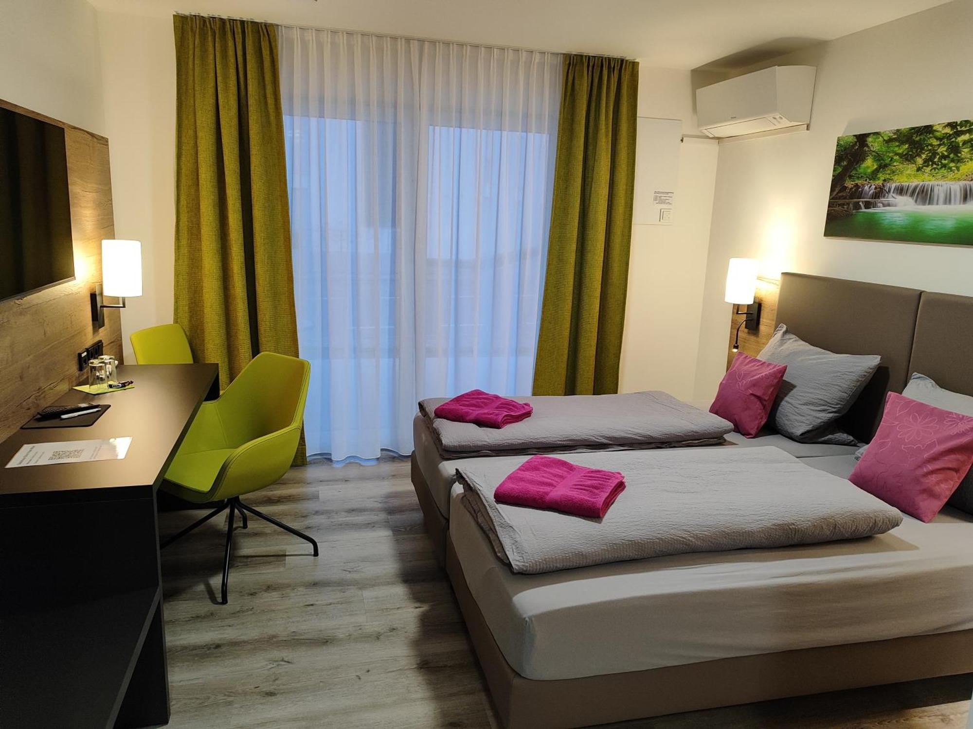 Hotel Gaestehaus Stock Zimmer Wasserfall Friedrichshafen Bagian luar foto